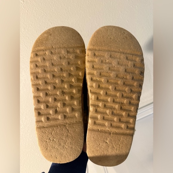 Bearpaw Slippers - Picture 9 of 9